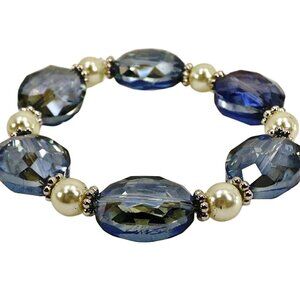 Light blue glass and pearl bead stretch bracelet with oval and round glass beads